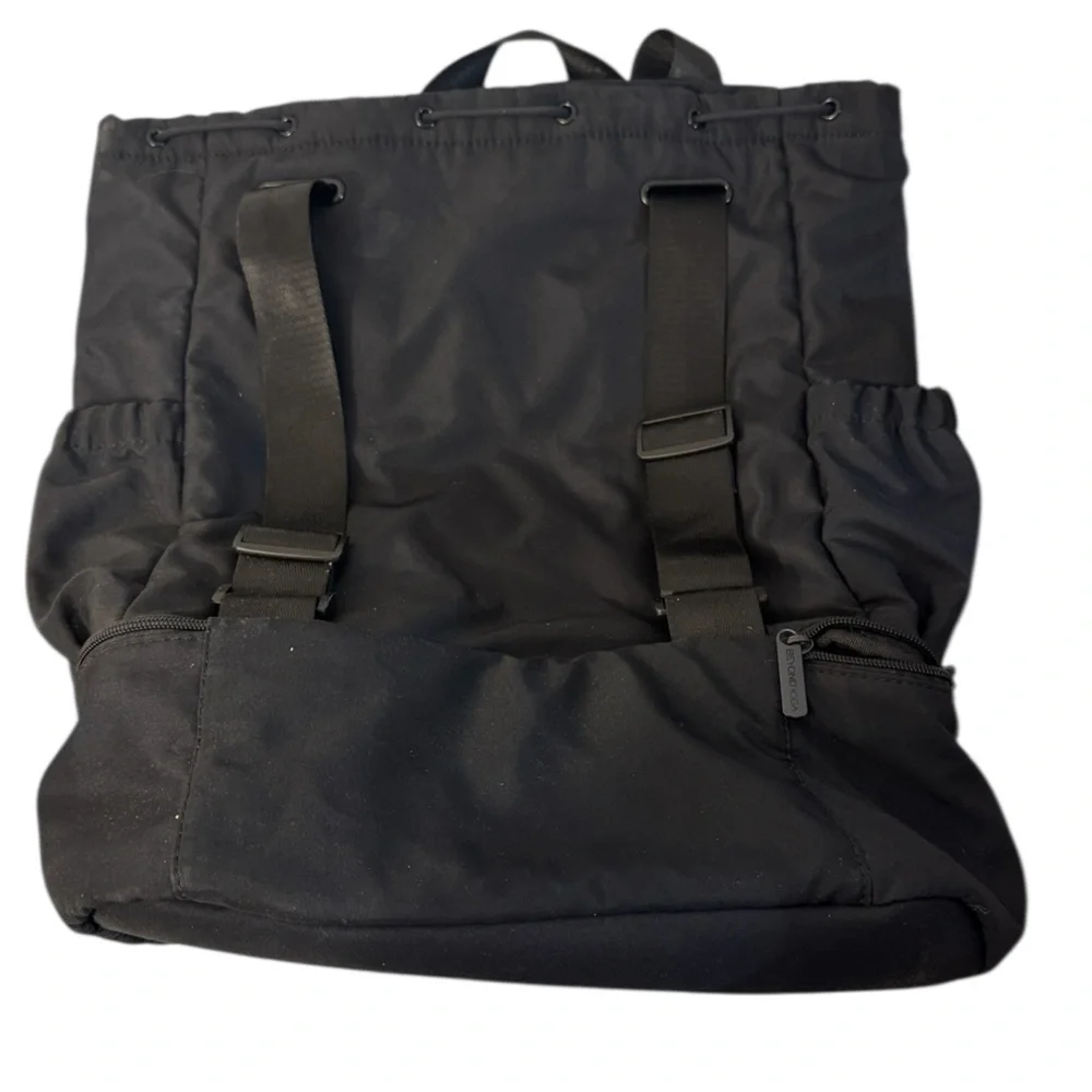 Beyond Yoga Black Convertible Gym Bag Backpack Tote